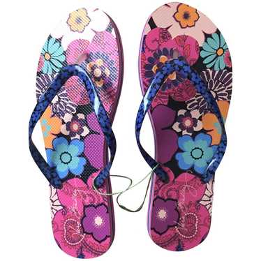 Vera Bradley Flip flops