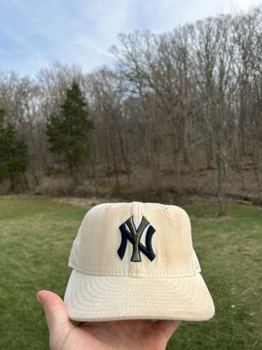 New era New York Yankees Diamond Era 9Forty® Visor Pink