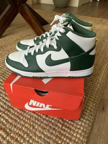 Nike Nike Dunk Hi Retro green size 9.5 - image 1