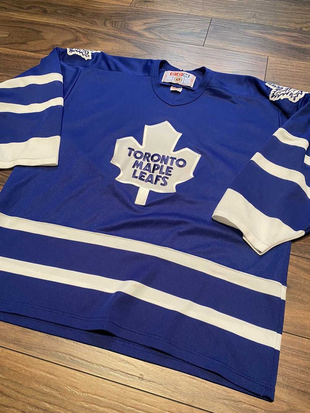 Vintage Toronto Maple Leafs 90s Ccm Blue Hockey Jersey Leaf Patch On  Shoulders