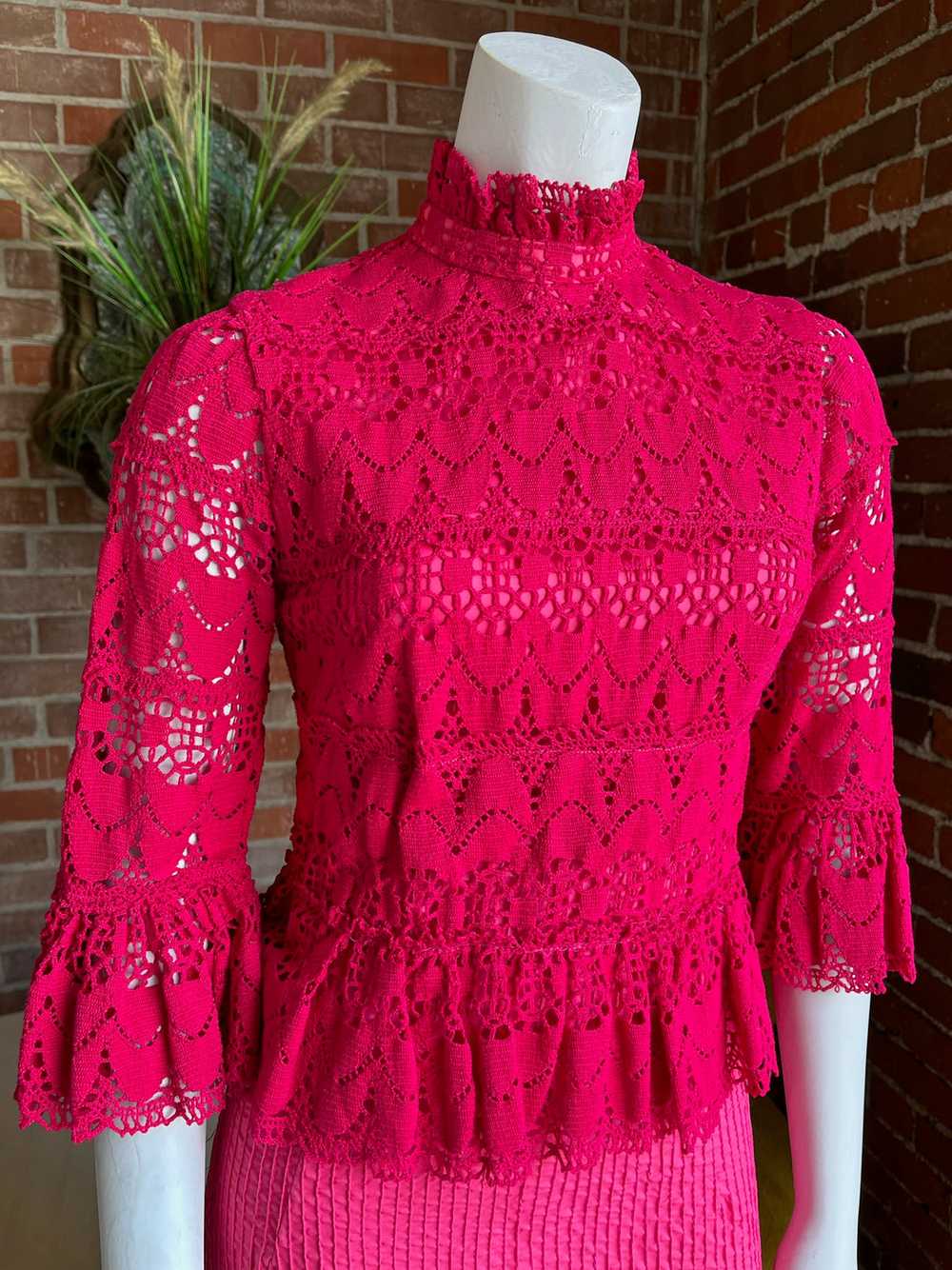1960s Hot Pink Lace Mexican Dress - image 6