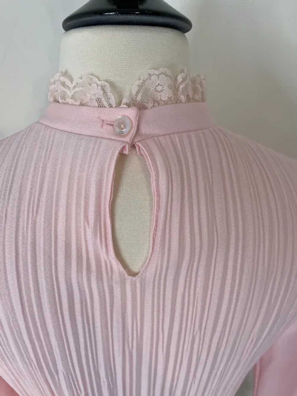 Vintage 1970s Pink Pleated High Collar Blouse - image 6
