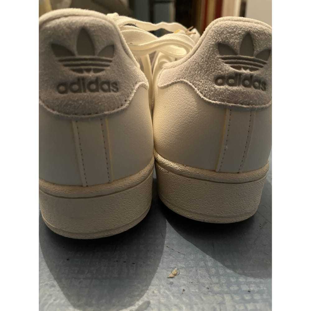Adidas Superstar vegan leather low trainers - image 5