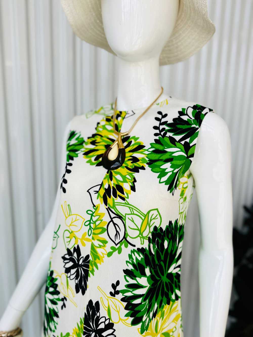 1960s Bold Blue, Green & Yellow Floral Sleeveless… - image 2