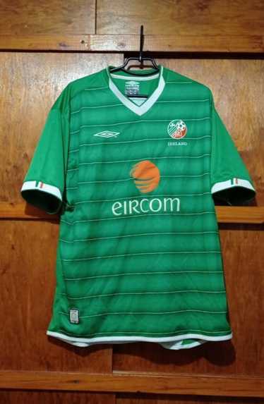 Soccer Jersey × Umbro × Vintage IRELAND 2002 HOME 