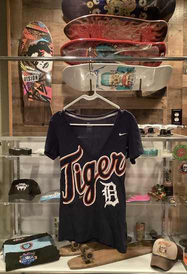 Nike Dri-FIT Team (MLB Detroit Tigers) Women's Full-Zip Jacket.