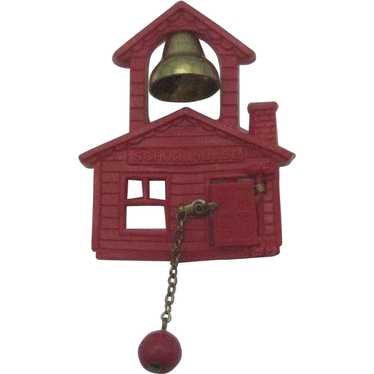 Red schoolhouse with articulated door & bell plast