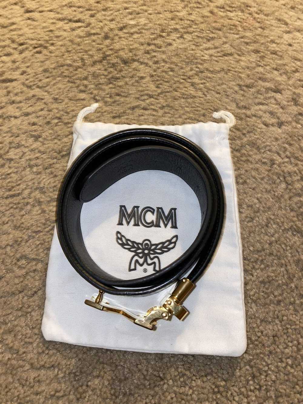 MCM Reversible belt with gold buckle - image 4