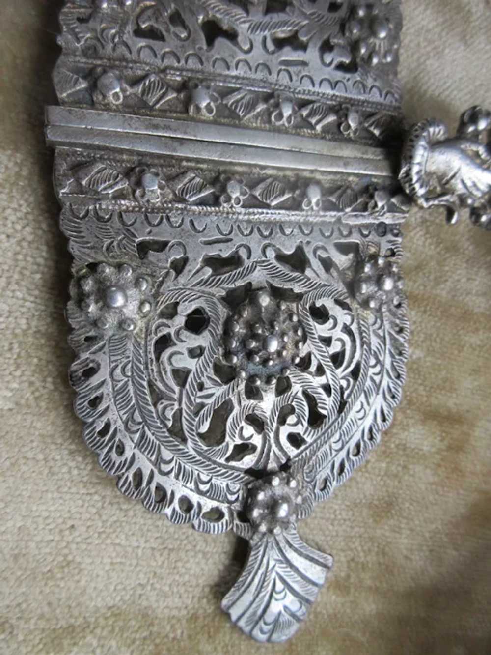 Antique Silver Buckle Victorian Hand Jewelry - image 7