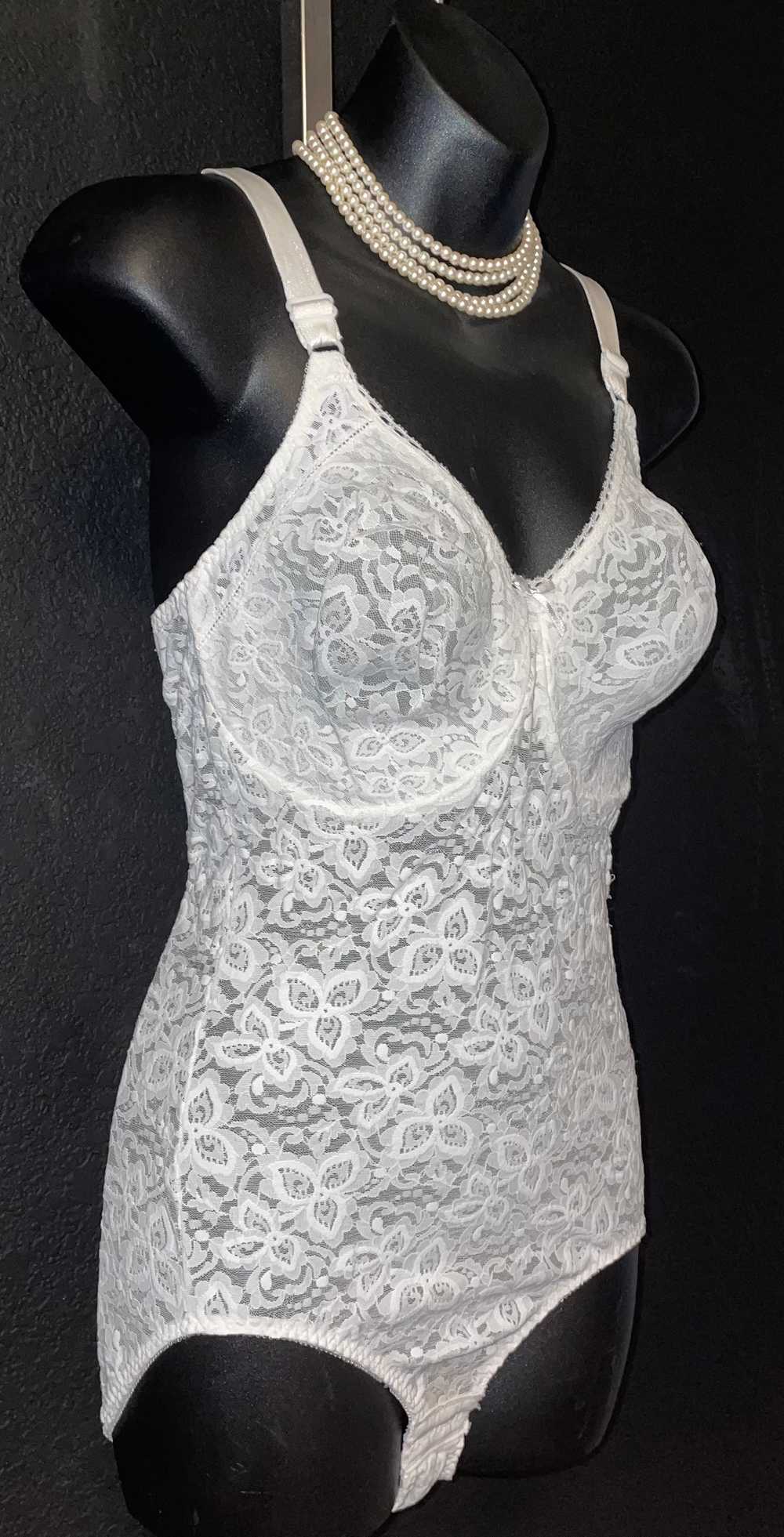 TLC Vintage 1990-2000's BALI Stretch Lace Body Sh… - image 3