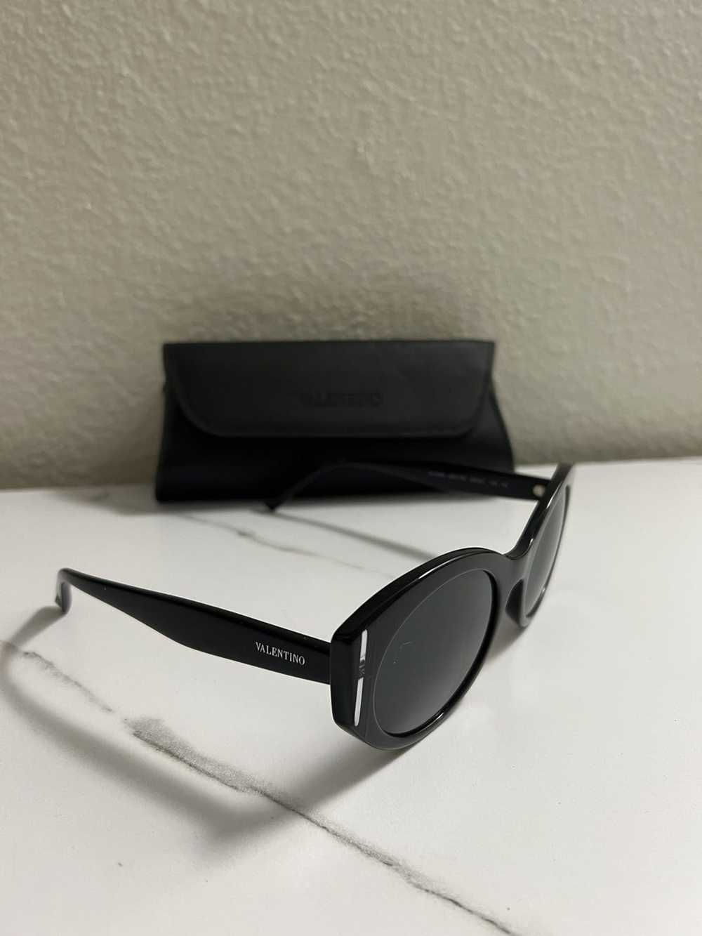 Valentino VALENTINO Black Sunglasses VA 4039 5001… - image 2