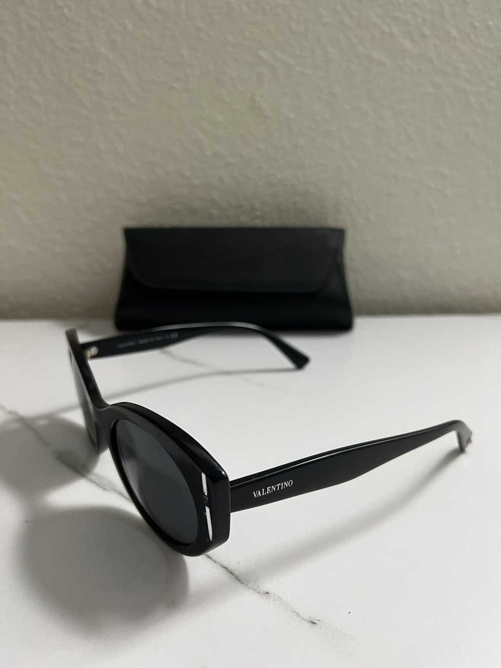 Valentino VALENTINO Black Sunglasses VA 4039 5001… - image 4