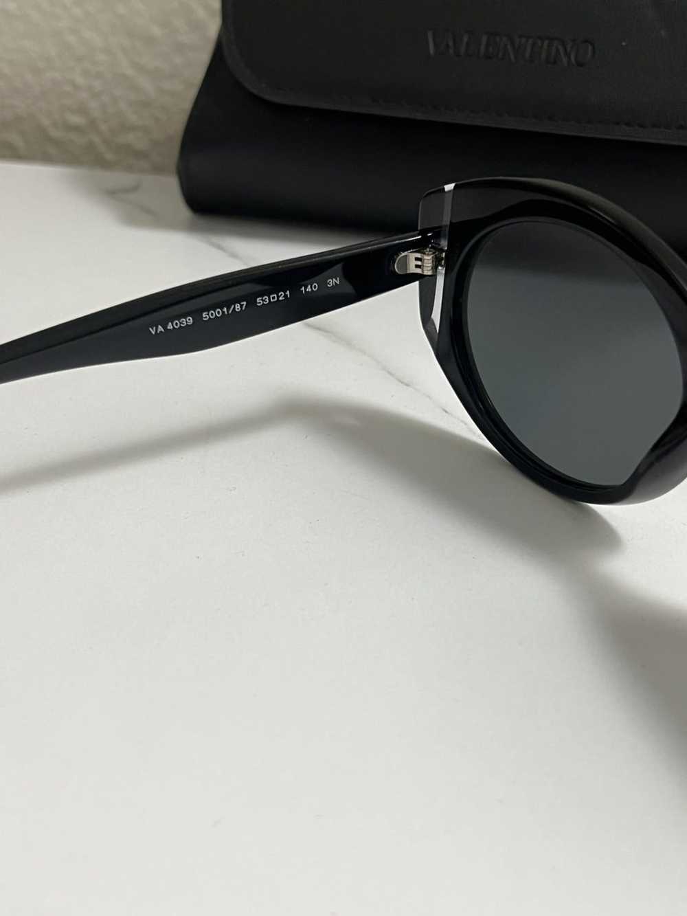 Valentino VALENTINO Black Sunglasses VA 4039 5001… - image 8