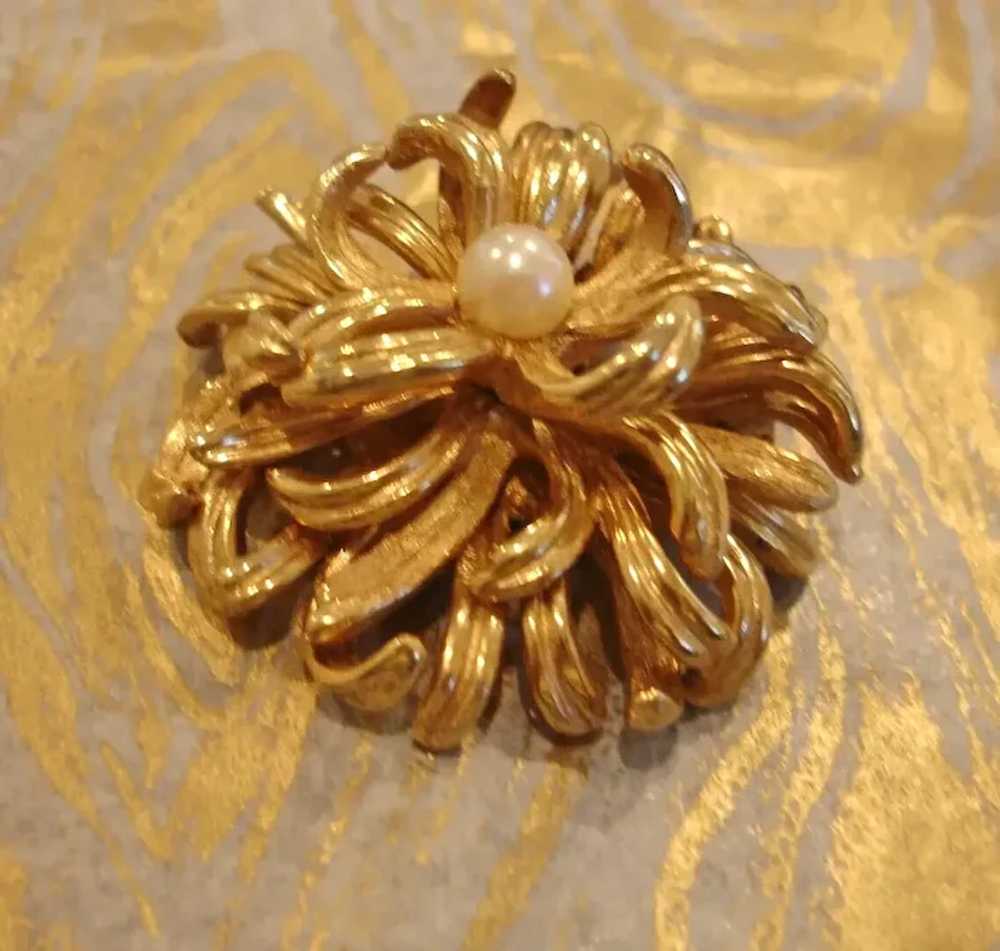 Vintage Signed Gold Plated Glass Pearl Brooch – P… - image 6