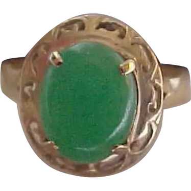 Outstanding Vintage  14K Apple Jade Ring