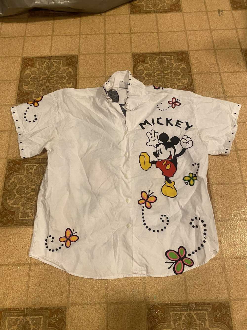 https://img.gem.app/670961828/1f/1694500337/mickey-and-co-mickey-mouse-mickey-and-co-shirt.jpg