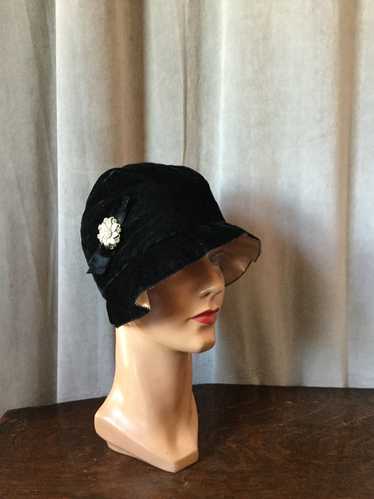 1920s Velvet Cloche