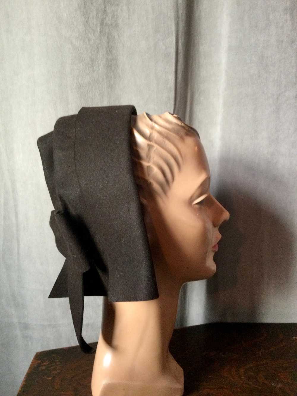 1940s Chocolate Brown Bonnet Hat - image 2