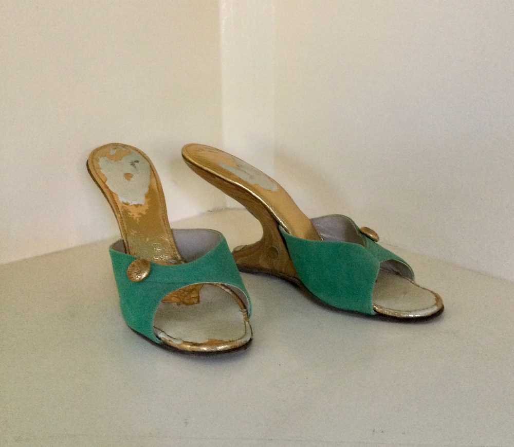 1950s Gold and Green Boomerang Mules - image 4