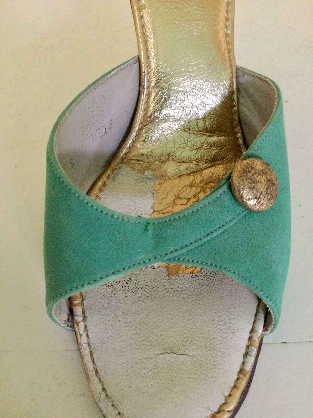 1950s Gold and Green Boomerang Mules - image 9