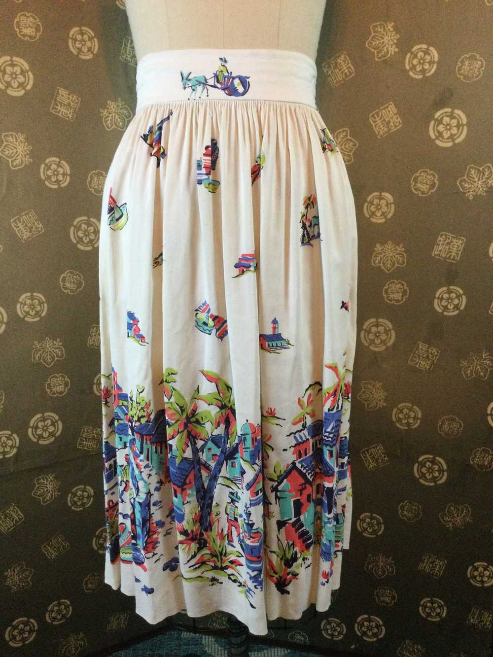 1940s Novelty Border Print Skirt - image 10