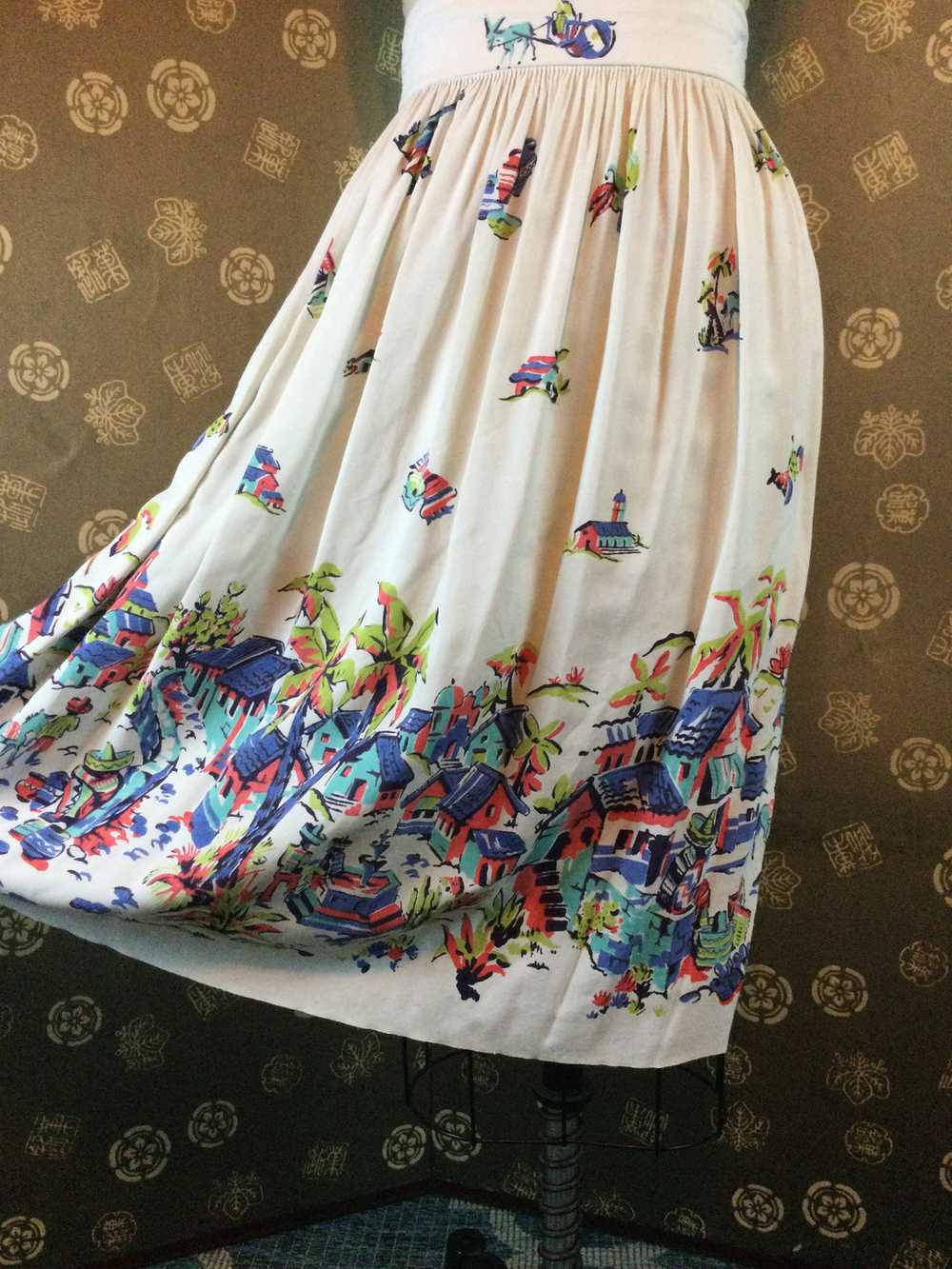 1940s Novelty Border Print Skirt - image 1