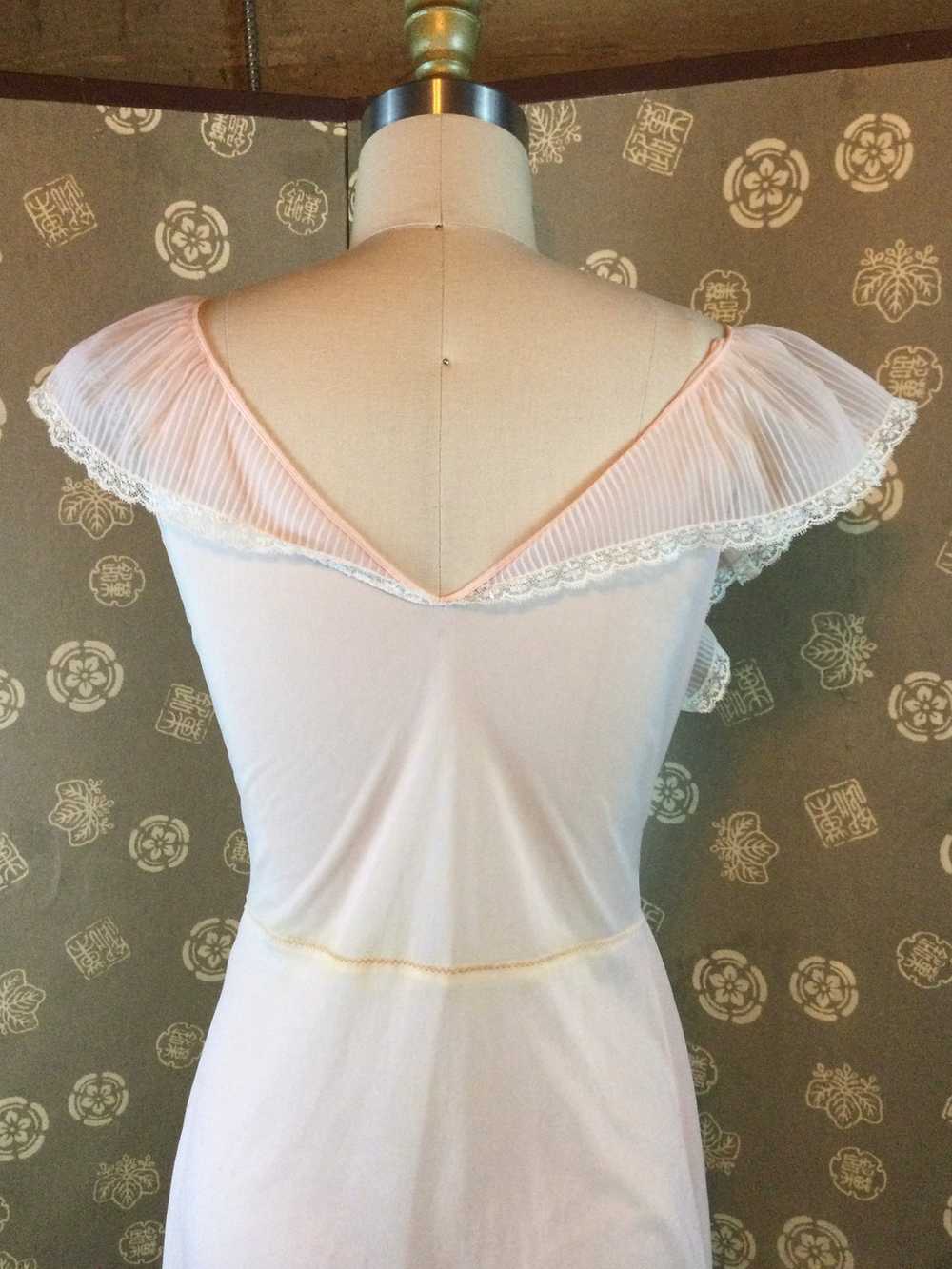 1950s Blush Nightgown by Kayser - image 7
