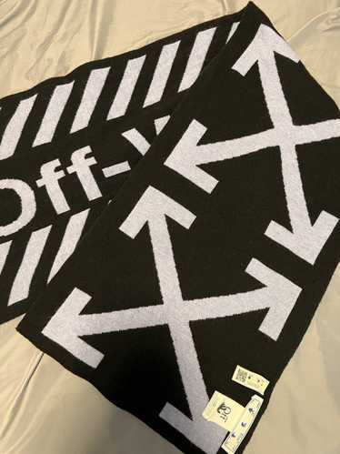 Off-White Off-White Black and Blue Arrows Scarf