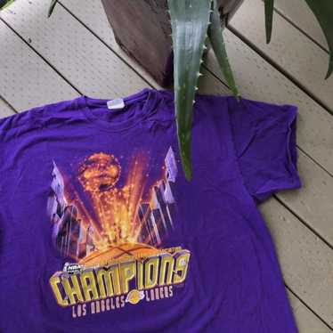 Vintage LA Lakers 2000 T-shirt – For All To Envy