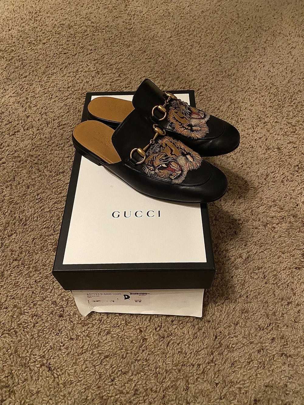 Gucci princetown slipper with tiger embroidered Gem