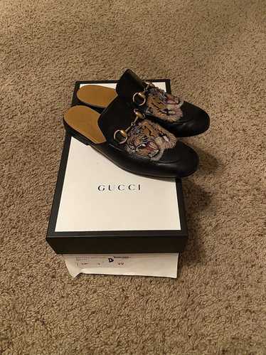 Gucci princetown slipper with tiger embroidered