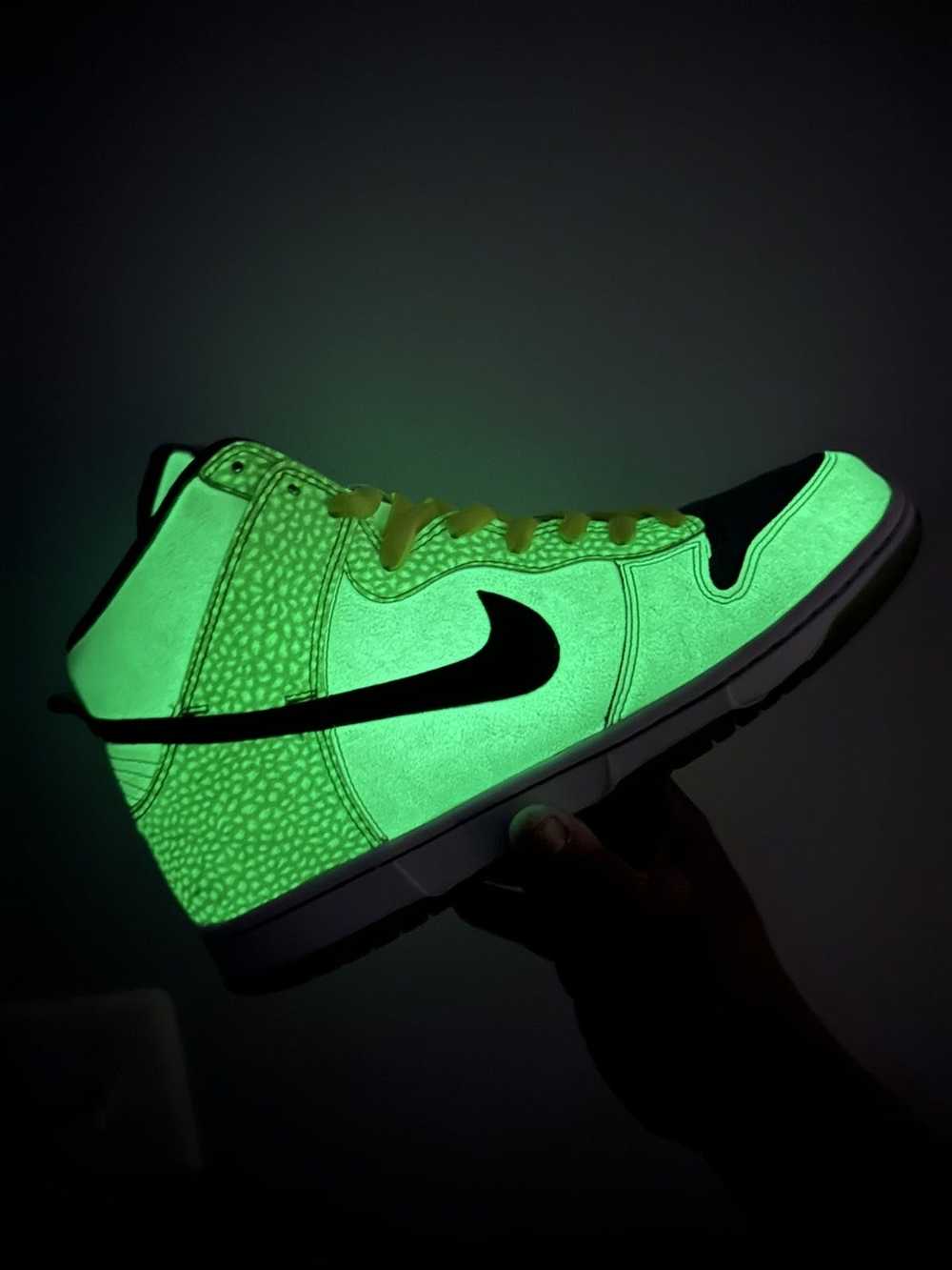 Nike 2007 NIKE DUNK HIGH PRM “ GLOW IN THE DARK” … - image 2