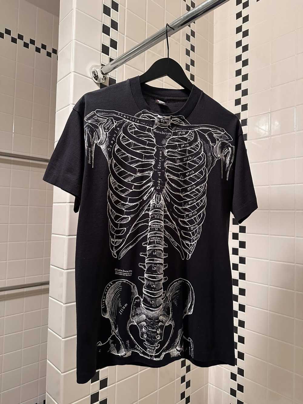Vintage Vintage 1978 Leslie Arwin skeleton t-shirt - image 11