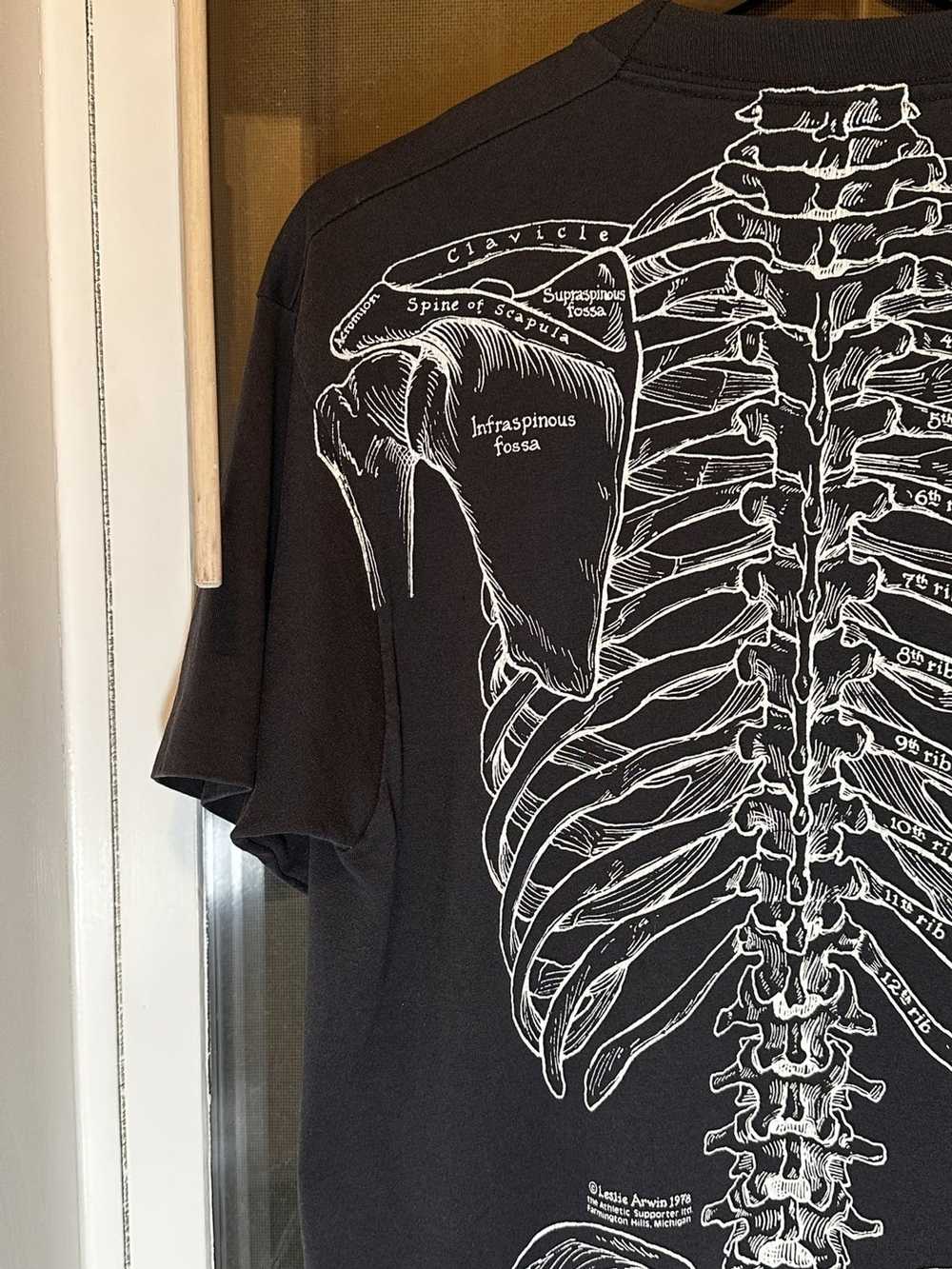 Vintage Vintage 1978 Leslie Arwin skeleton t-shirt - image 2