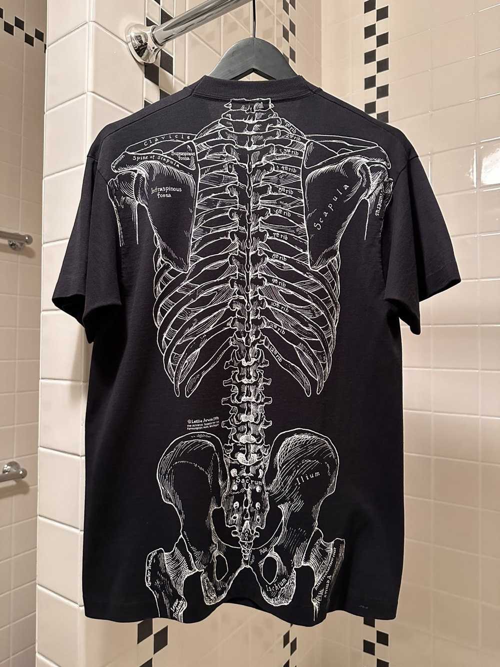 Vintage Vintage 1978 Leslie Arwin skeleton t-shirt - image 9