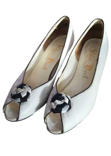 Vintage 80s White and Navy Leather Peep Toe Pumps 