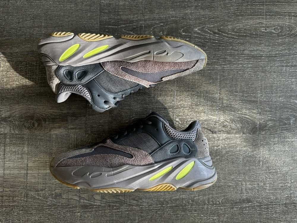 Adidas × Kanye West 700 Mauve - image 1