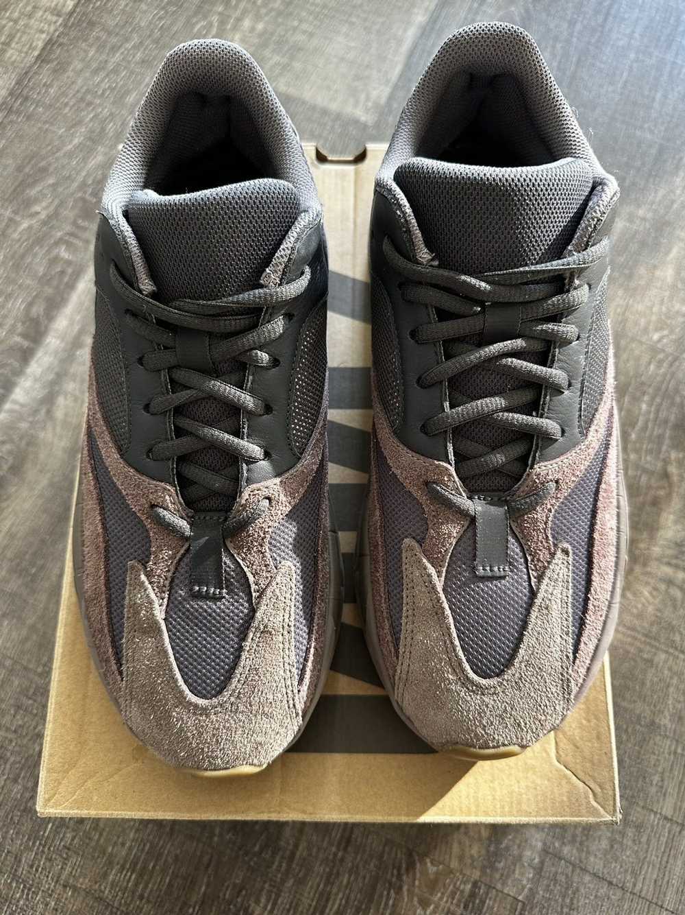 Adidas × Kanye West 700 Mauve - image 2