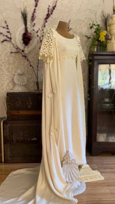 1960’s Vintage Ivory Linen and Fern Lace Shift Dr… - image 1