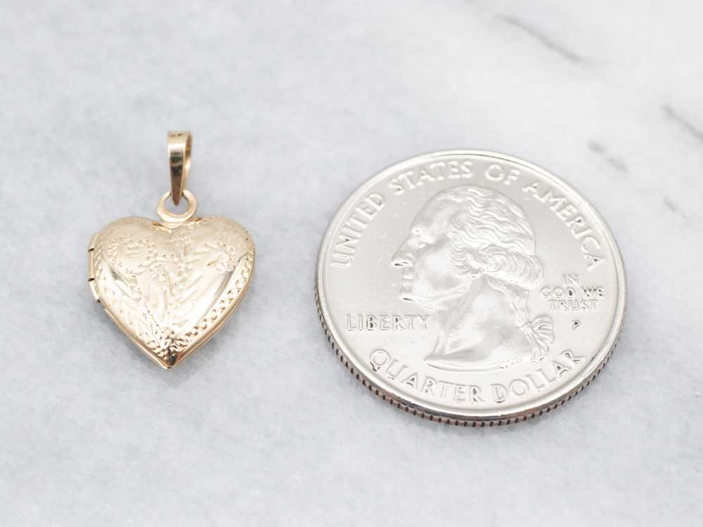 Vintage Etched Gold Heart Locket - image 2