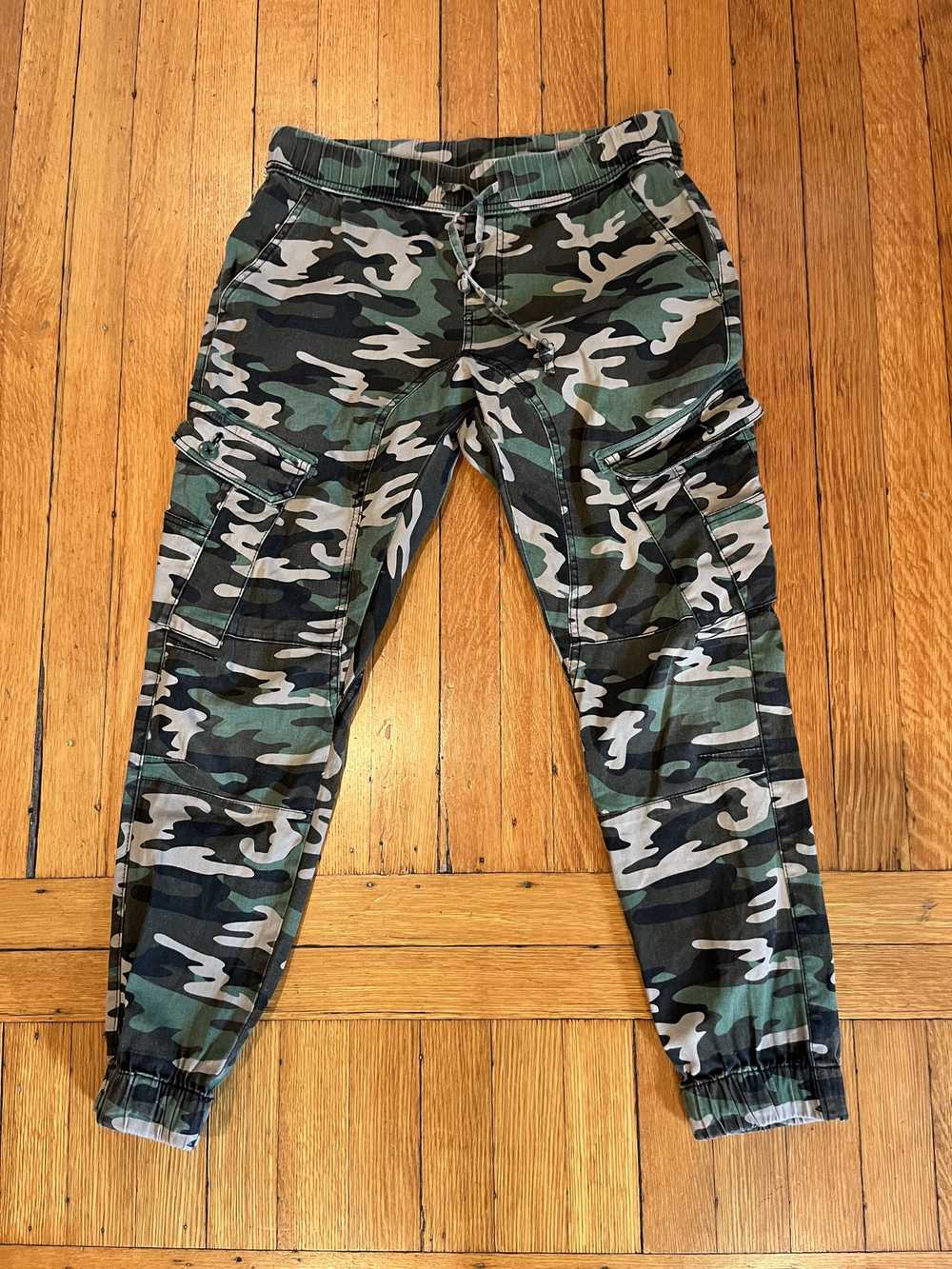 Ring Of Fire Camo cuffed cargo pants - image 1