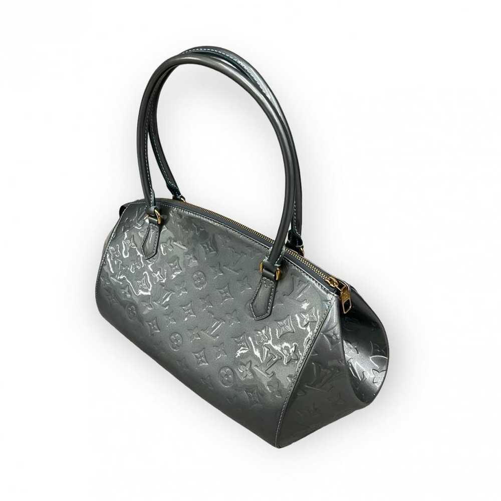 Louis Vuitton Sherwood patent leather handbag - image 5