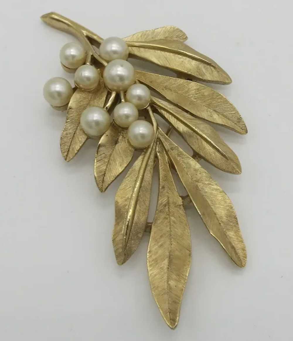 Trifari Faux Pearl Gold tone Leaf Brooch Crown Ma… - image 4