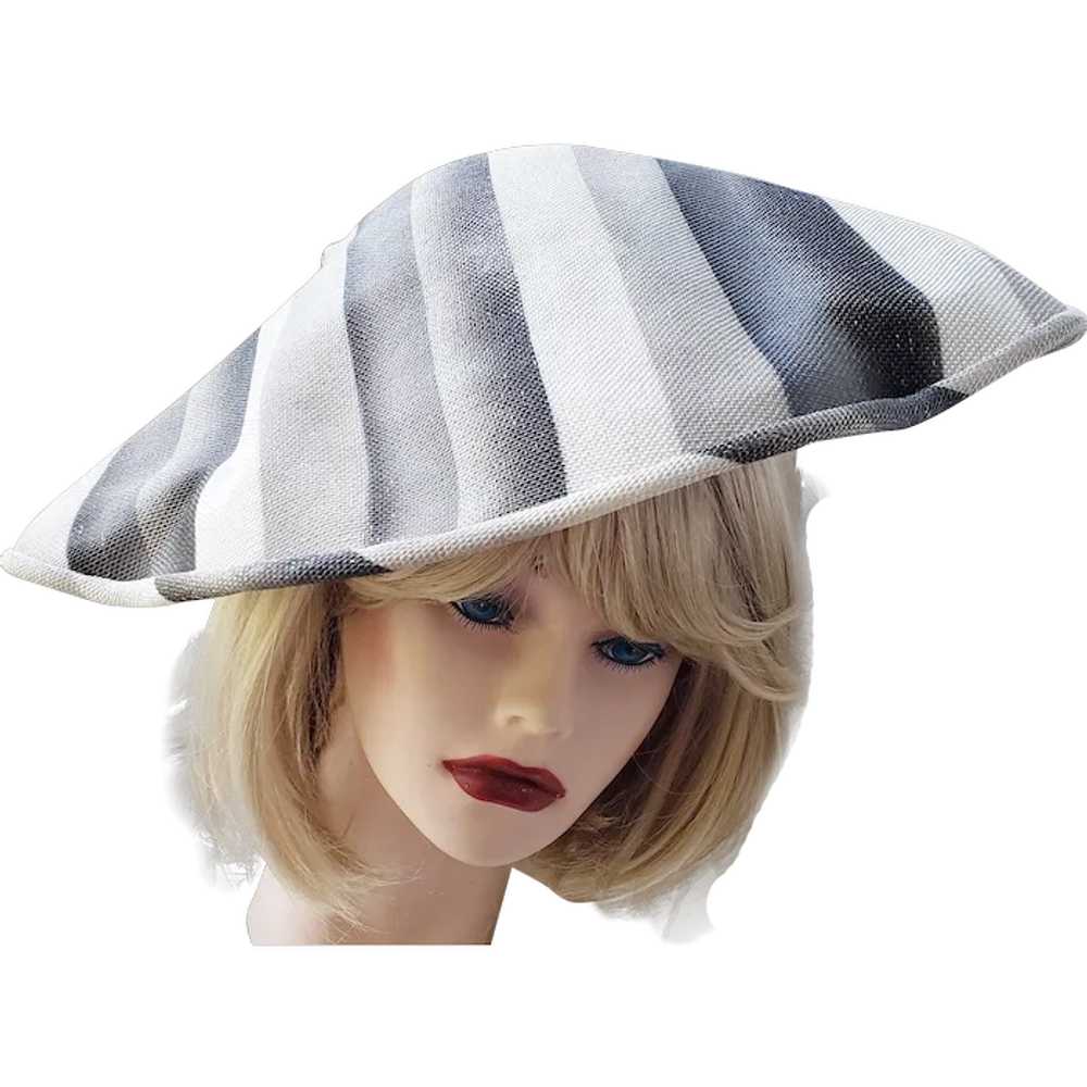 Avant Garde 1950's - 60's Sophisticated Hat - image 1