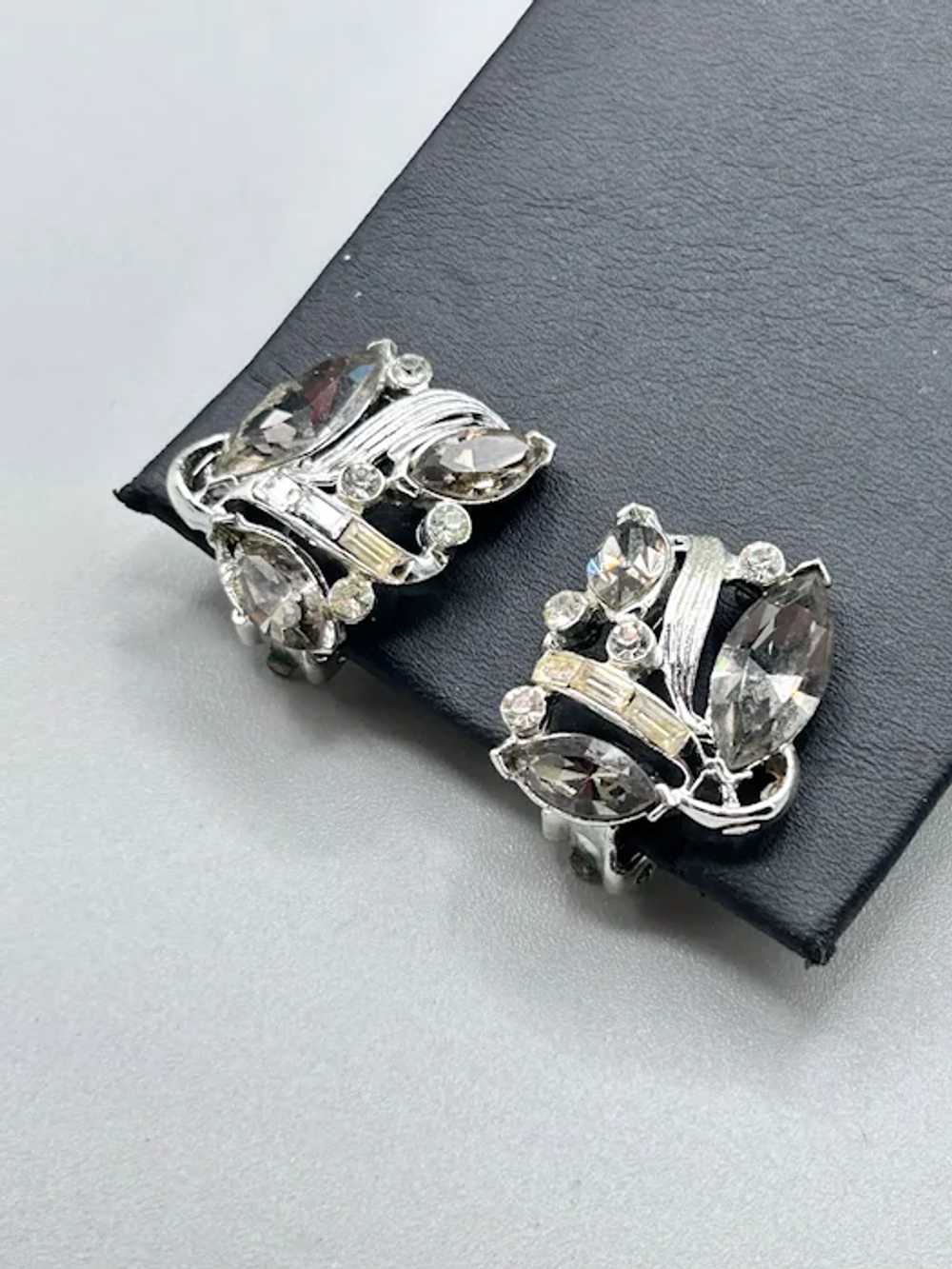 Signed KRAMER Clip On Earrings Smoky Rhinestones … - image 2