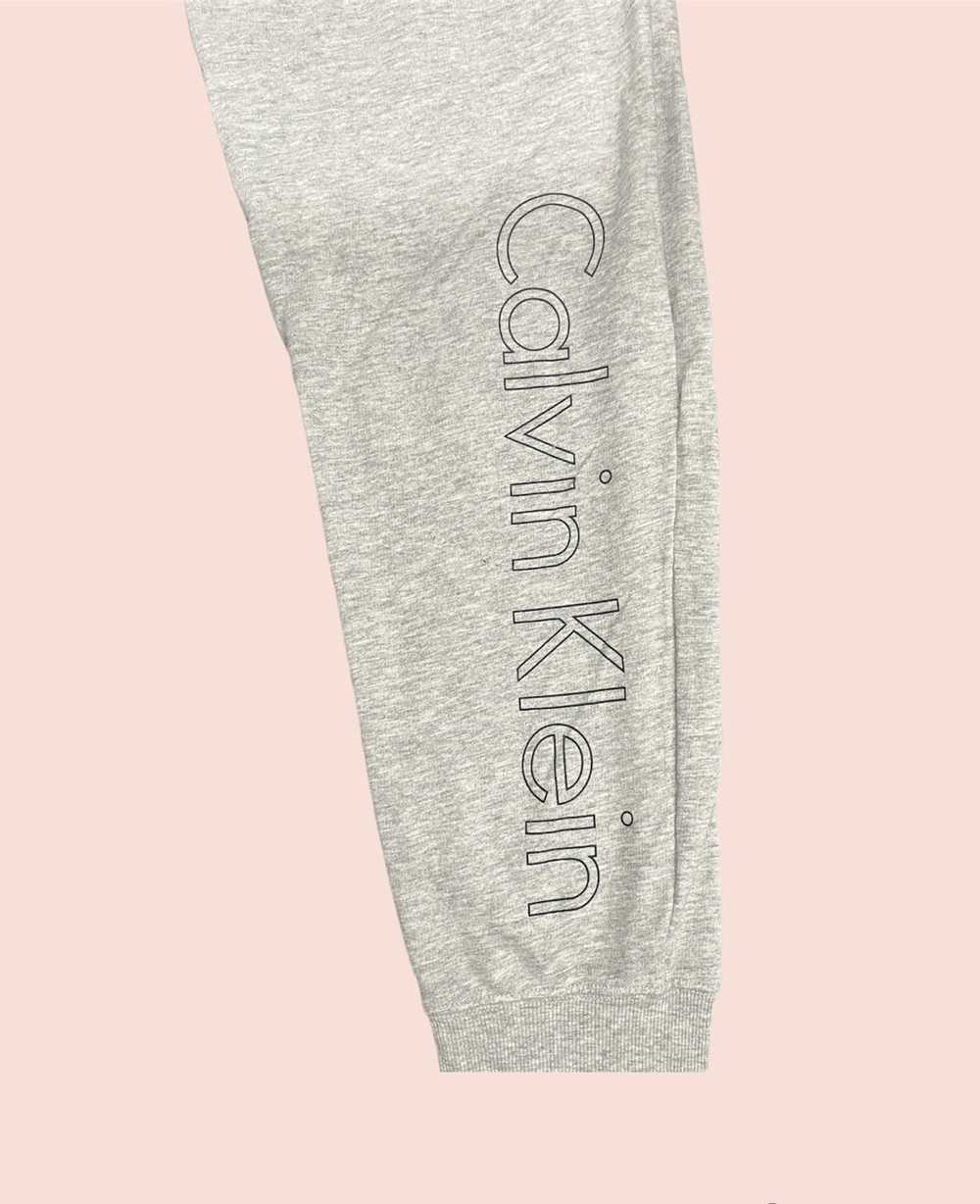 Calvin Klein × Streetwear Calvin Klein Grey Sweat… - image 2