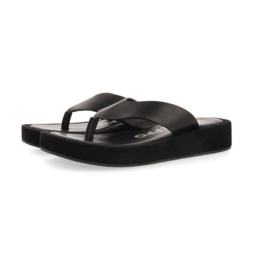 Gioseppo Leather flip flops - image 3