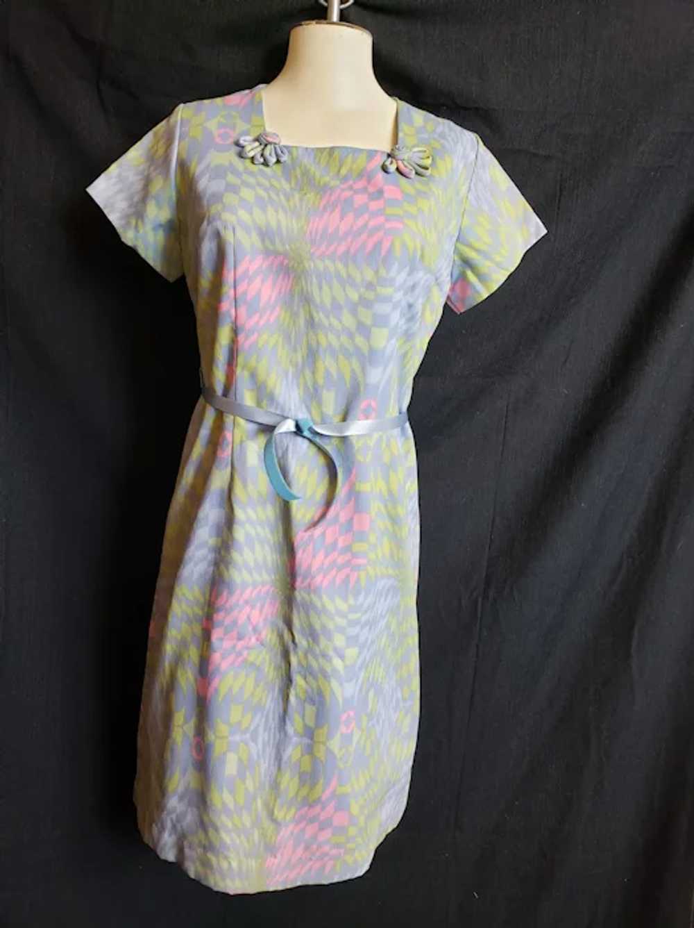 Geometric Gem of a DAY DRESS - 1960's - image 8