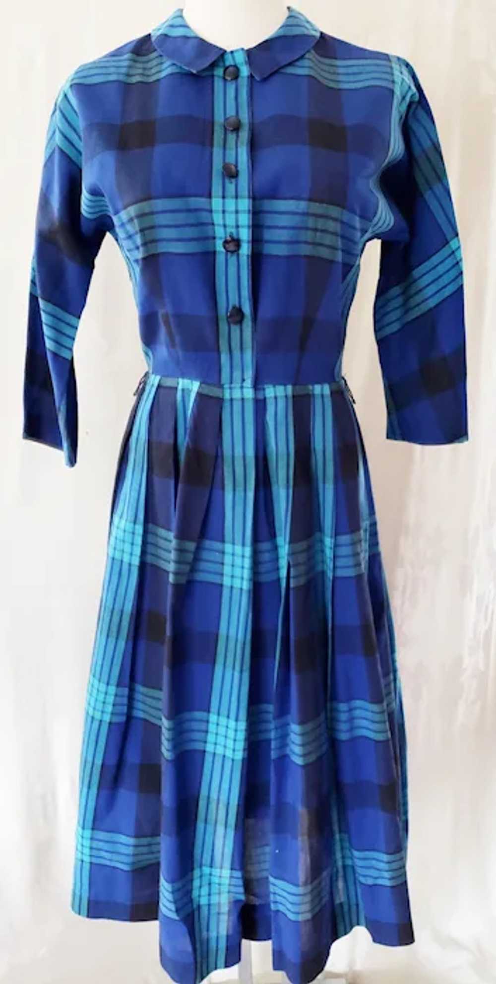 CRISP, BRIGHT Shirtwaist 1960's Dress - image 2