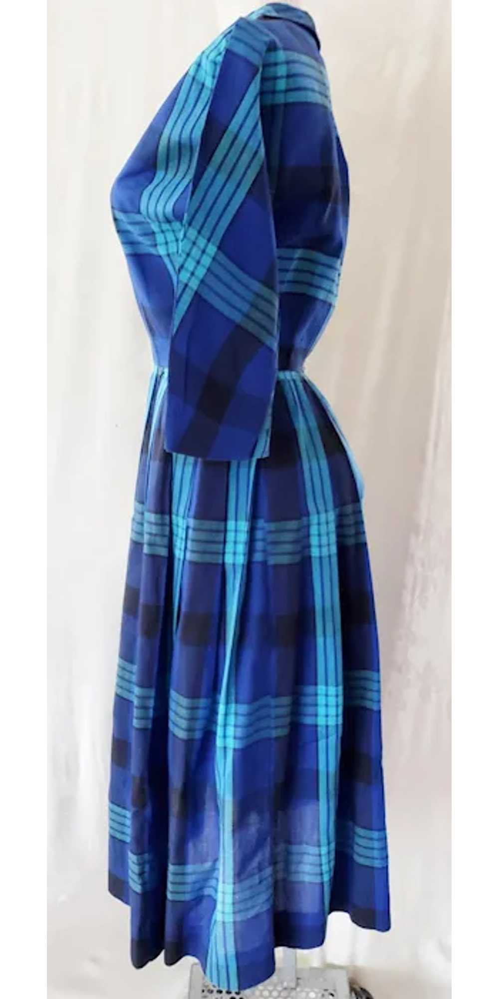 CRISP, BRIGHT Shirtwaist 1960's Dress - image 3